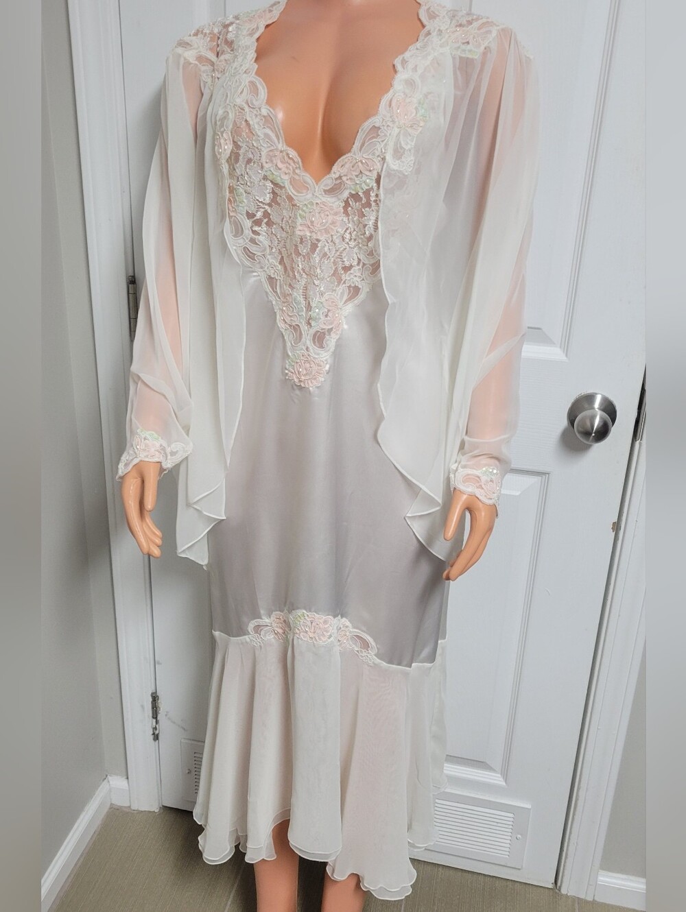 Victoria's Secret Vintage Gold Label Sheer Ivory White Lace  Nightgown Set